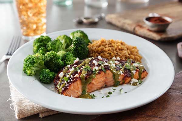 Chilis Ancho Salmon (590 cal)